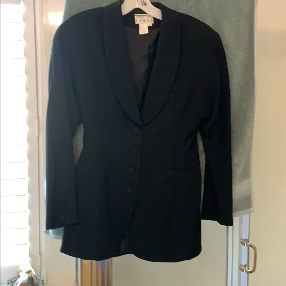 Black blazer w/ shoulder pads